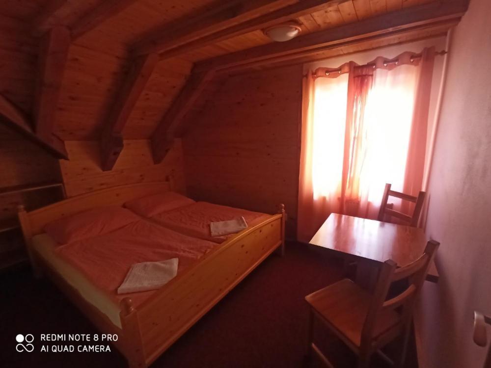 Penzion Avalanche Zelezna Ruda Exterior foto